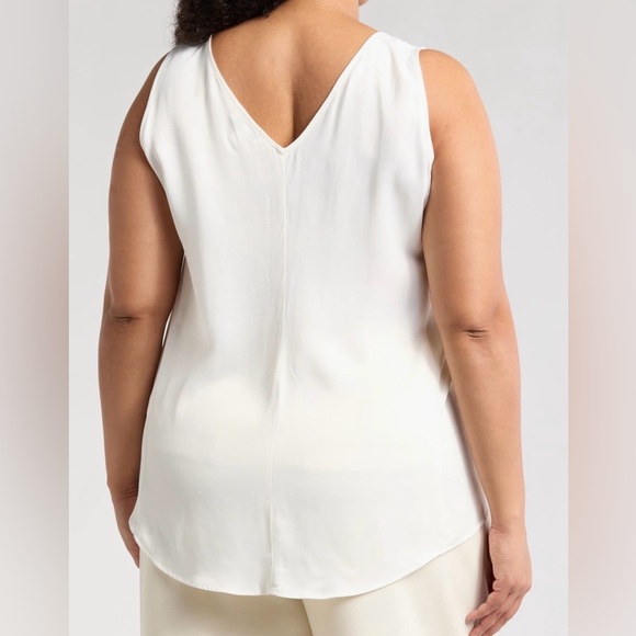 Women’s Nordstrom V-Neck Tank Tops - Black and White, 4X - Picture 16 of 16